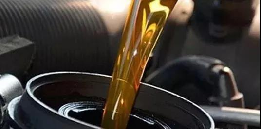 機(jī)油種類百科大全，不再傻傻分不清！